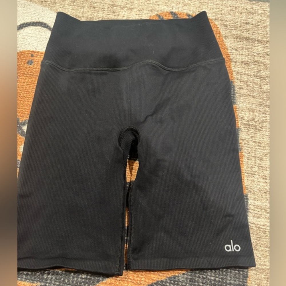 ALO Yoga Women's Black Ribbed Bike Shorts